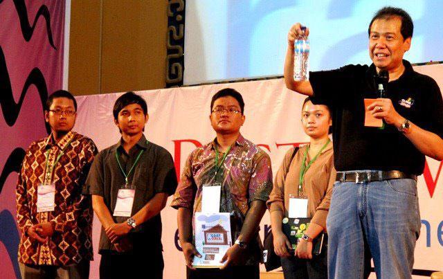 Komunitas Tangan Di Atas